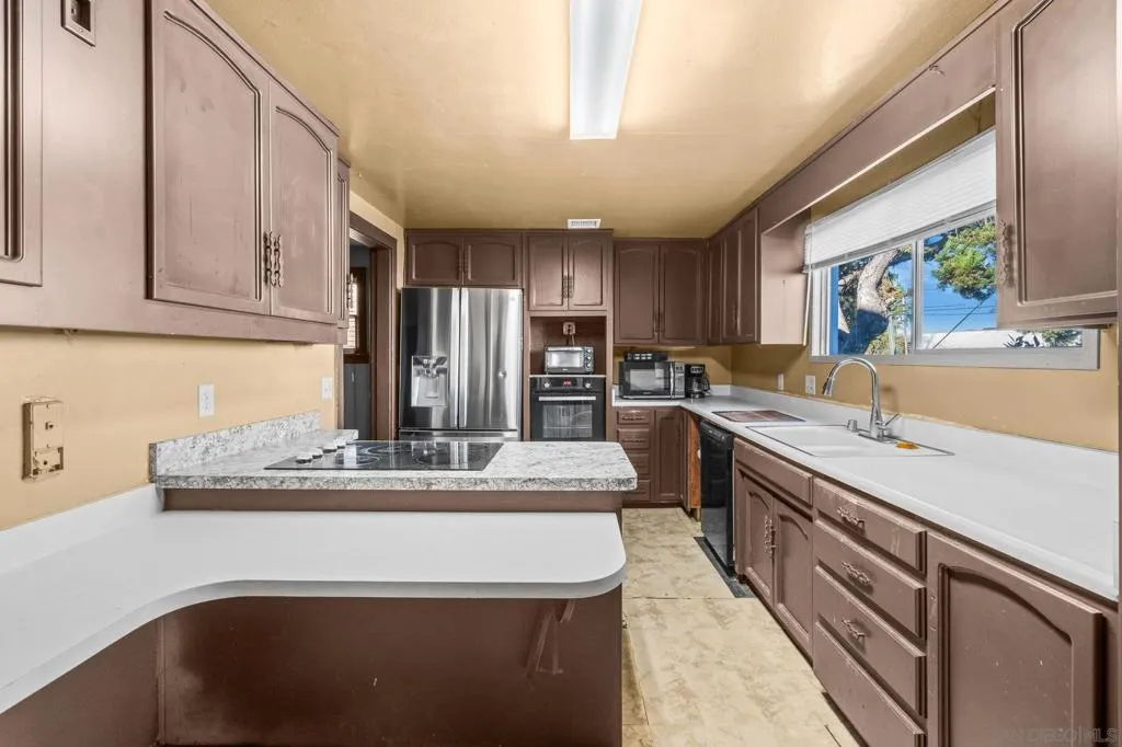307 E Washington Ave, El Cajon, California 92020 home-pic-32