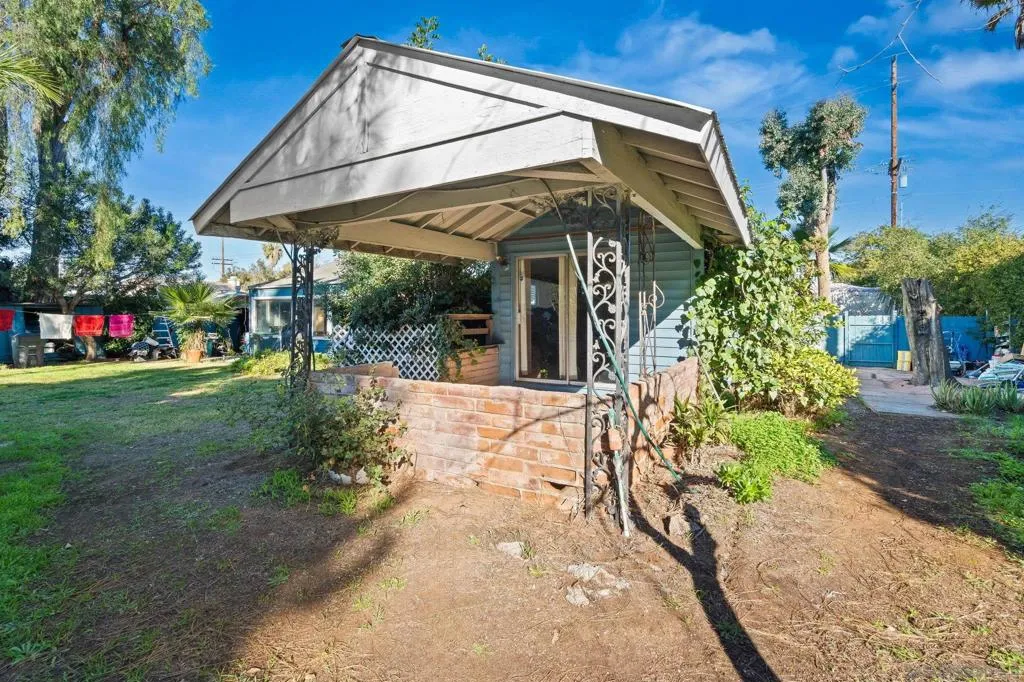 307 E Washington Ave, El Cajon, California 92020 home-pic-18