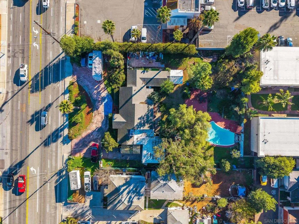 307 E Washington Ave, El Cajon, California 92020 home-pic-2