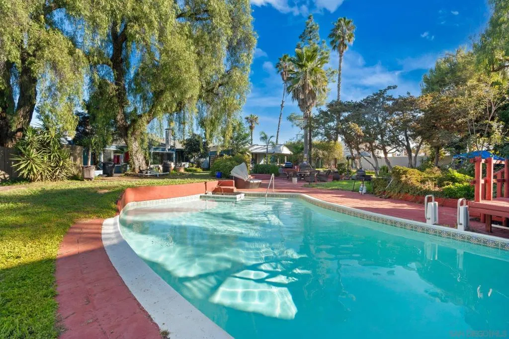 307 E Washington Ave, El Cajon, California 92020 home-pic-13