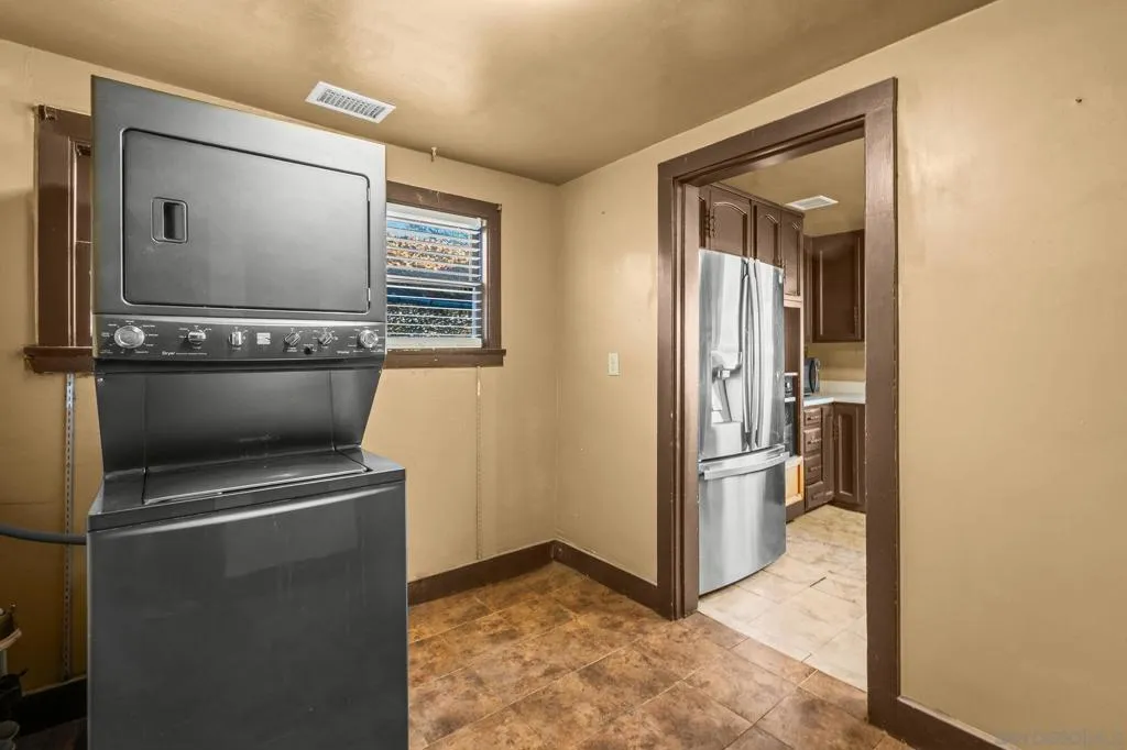 307 E Washington Ave, El Cajon, California 92020 home-pic-35
