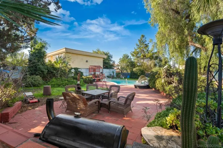 Firepit and built in BBQ area for gatherings.