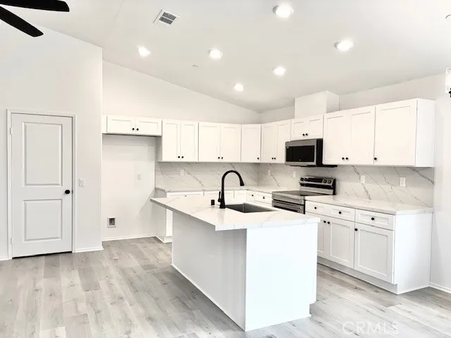 14765 Aberdeen, Helendale, California 92342 home-pic-9