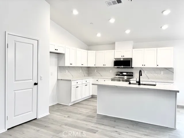 14765 Aberdeen, Helendale, California 92342 home-pic-6