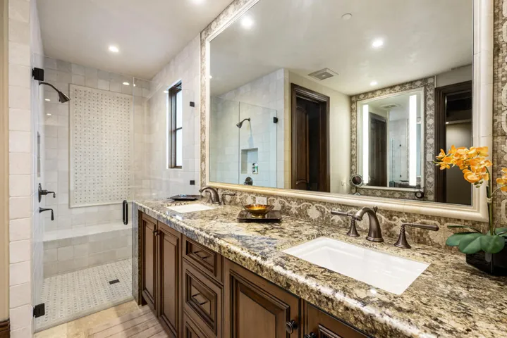 81-print-VN_Dona_OPMG_0226_081