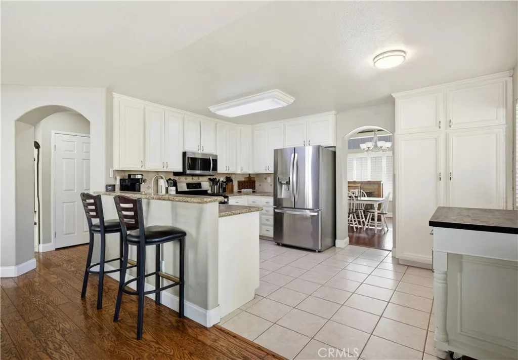 39147 Via Pamplona, Murrieta, California 92563 home-pic-10