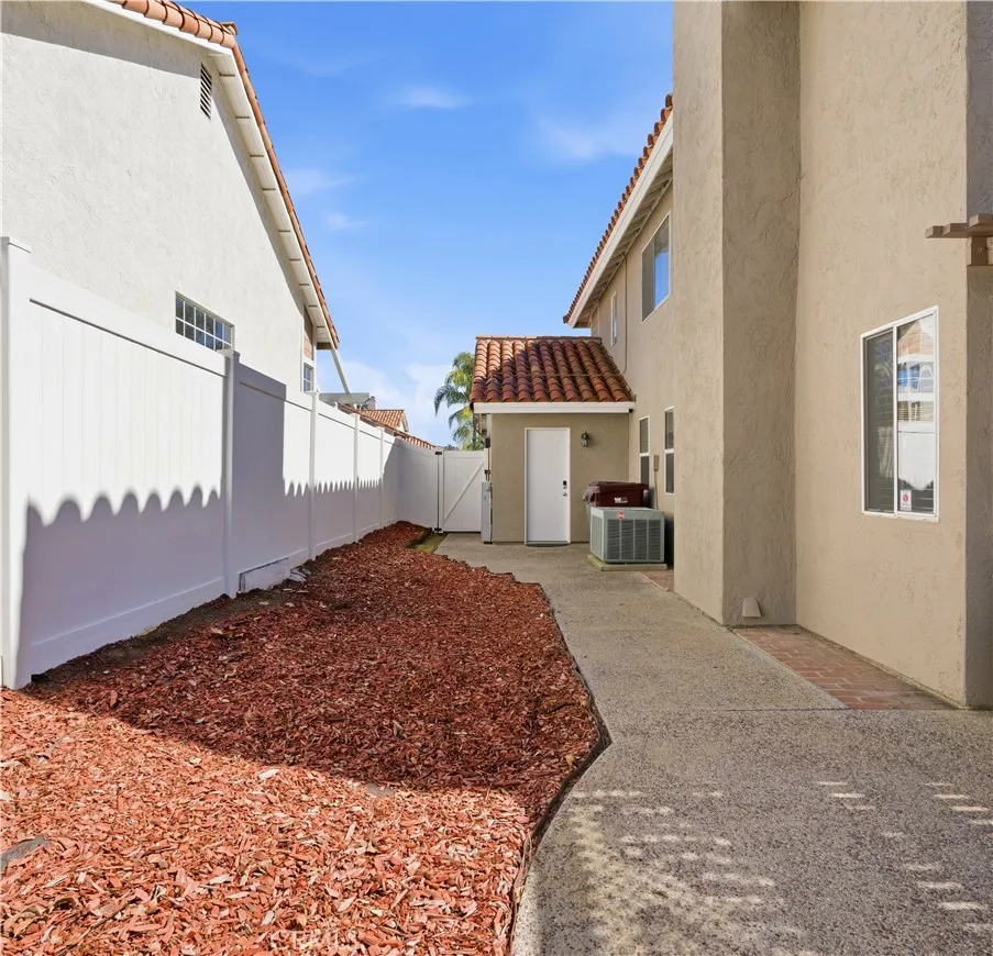39147 Via Pamplona, Murrieta, California 92563 home-pic-32