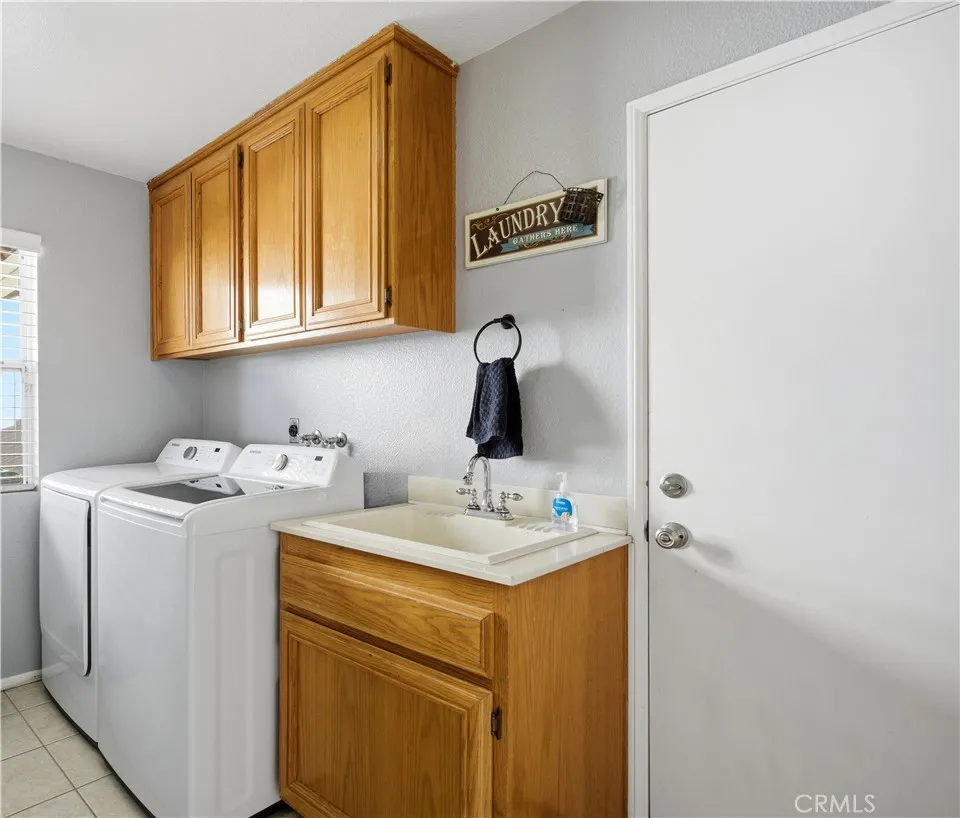 39147 Via Pamplona, Murrieta, California 92563 home-pic-16