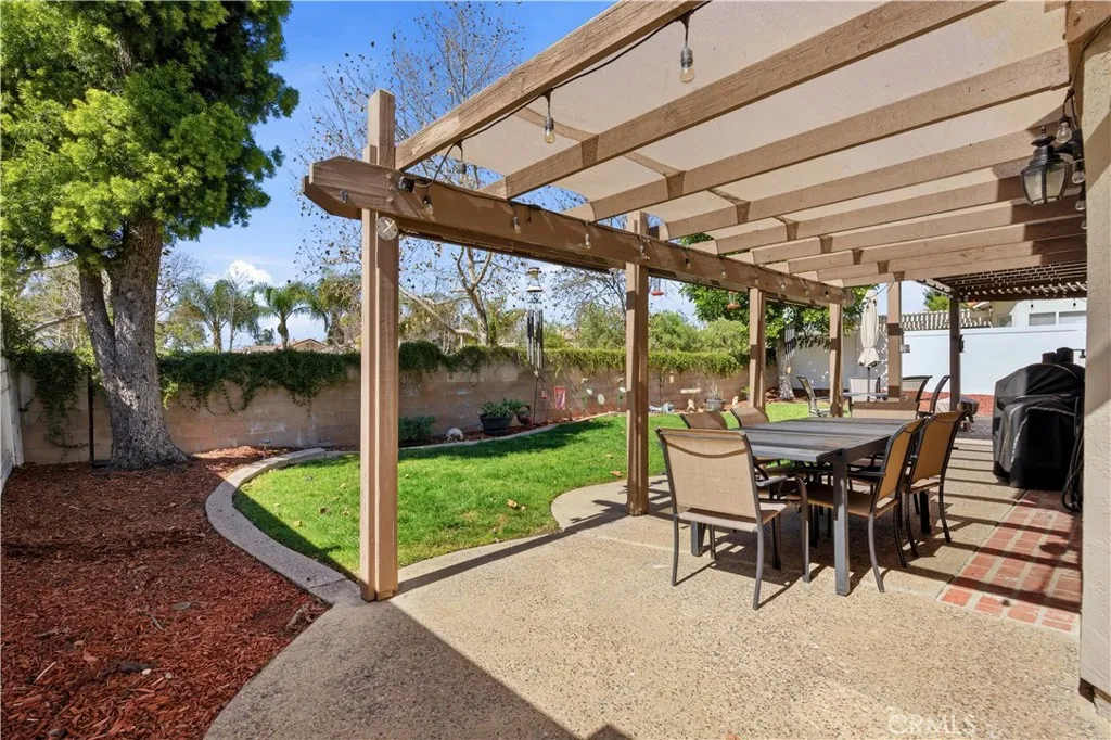 39147 Via Pamplona, Murrieta, California 92563 home-pic-28