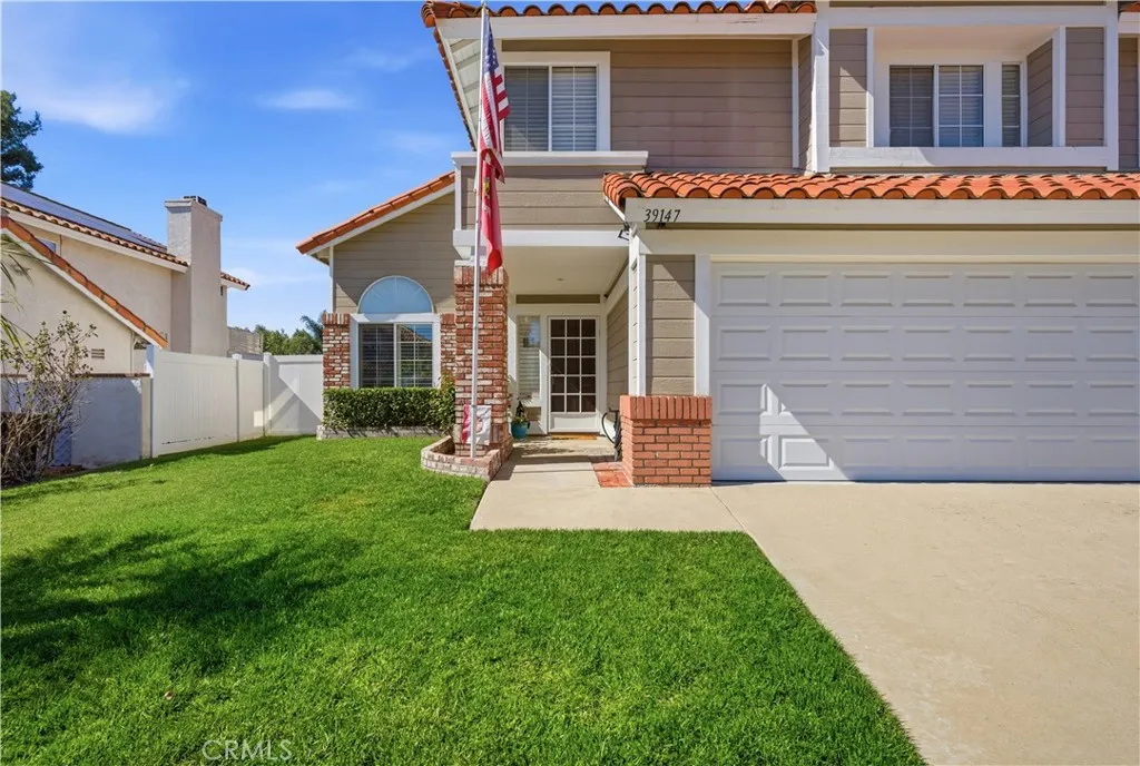 39147 Via Pamplona, Murrieta, California 92563 home-pic-3