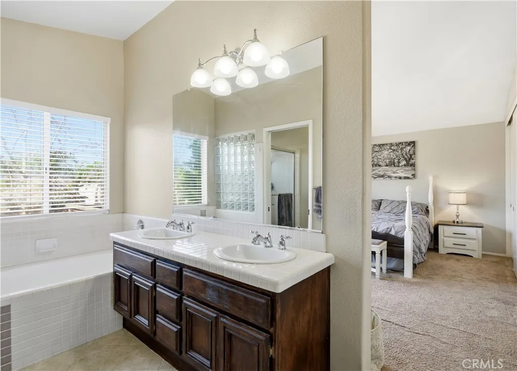 39147 Via Pamplona, Murrieta, California 92563 home-pic-21