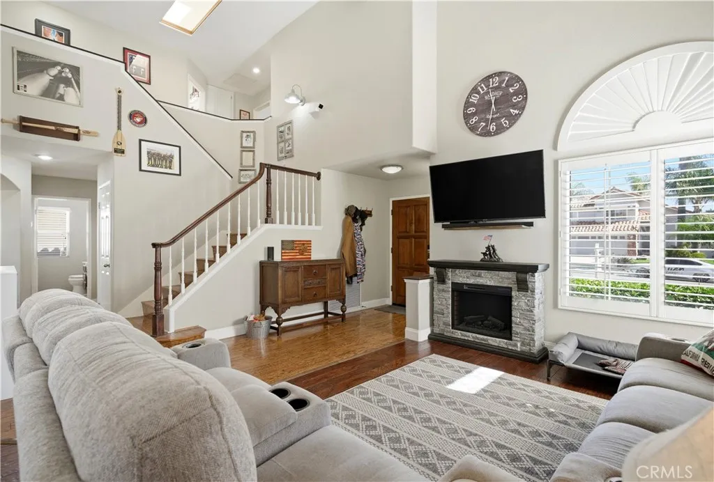 39147 Via Pamplona, Murrieta, California 92563 home-pic-6