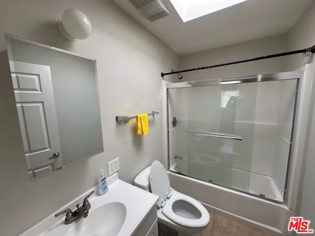 2 Bed+3 Bath - Upper Rear