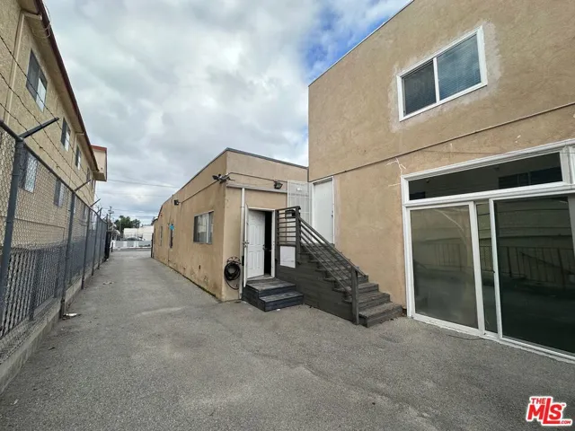 7304 Canby Avenue, Reseda, California 91335