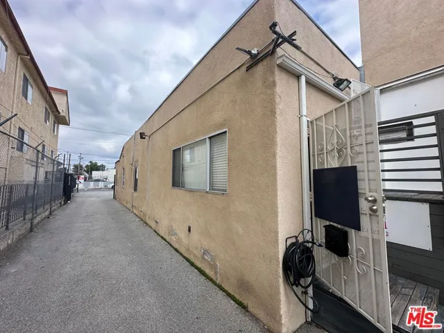 7304 Canby Avenue, Reseda, California 91335