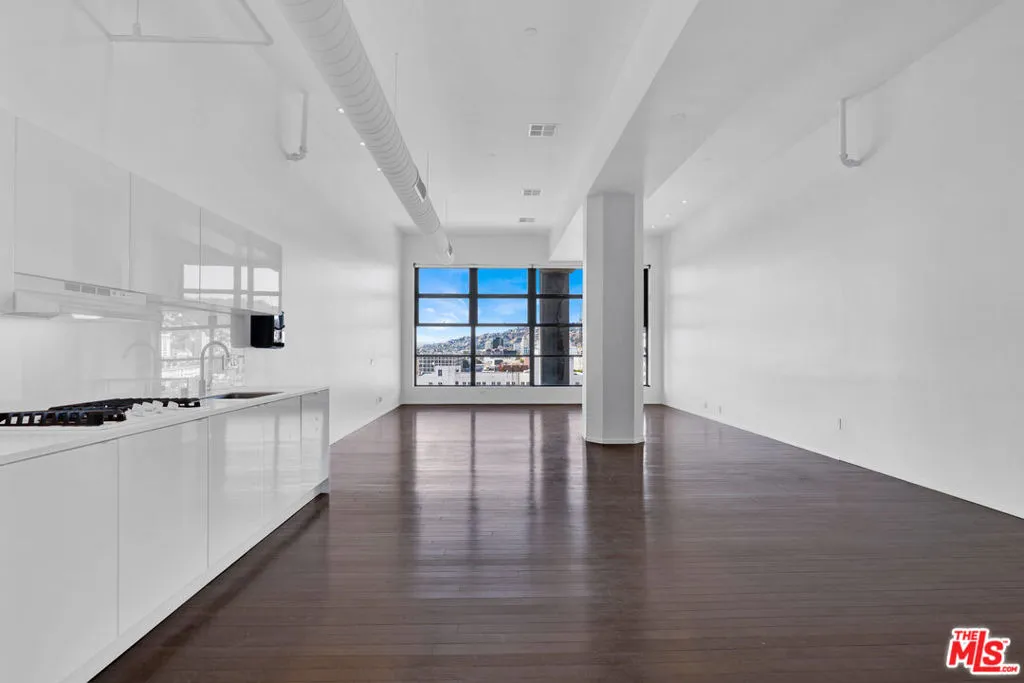 1645 Vine Street 711, Los Angeles, California 90028 home-pic-3