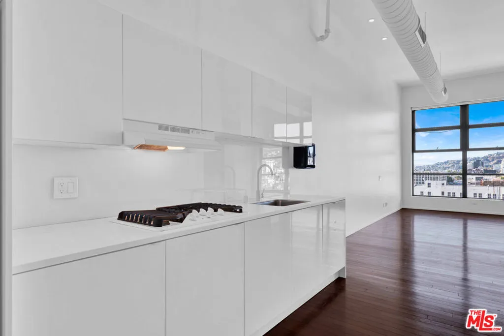 1645 Vine Street 711, Los Angeles, California 90028 home-pic-4