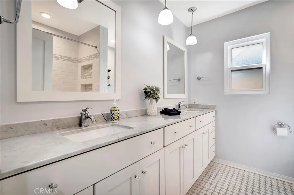19631 Rosita Street, Tarzana, California 91356 home-pic-23