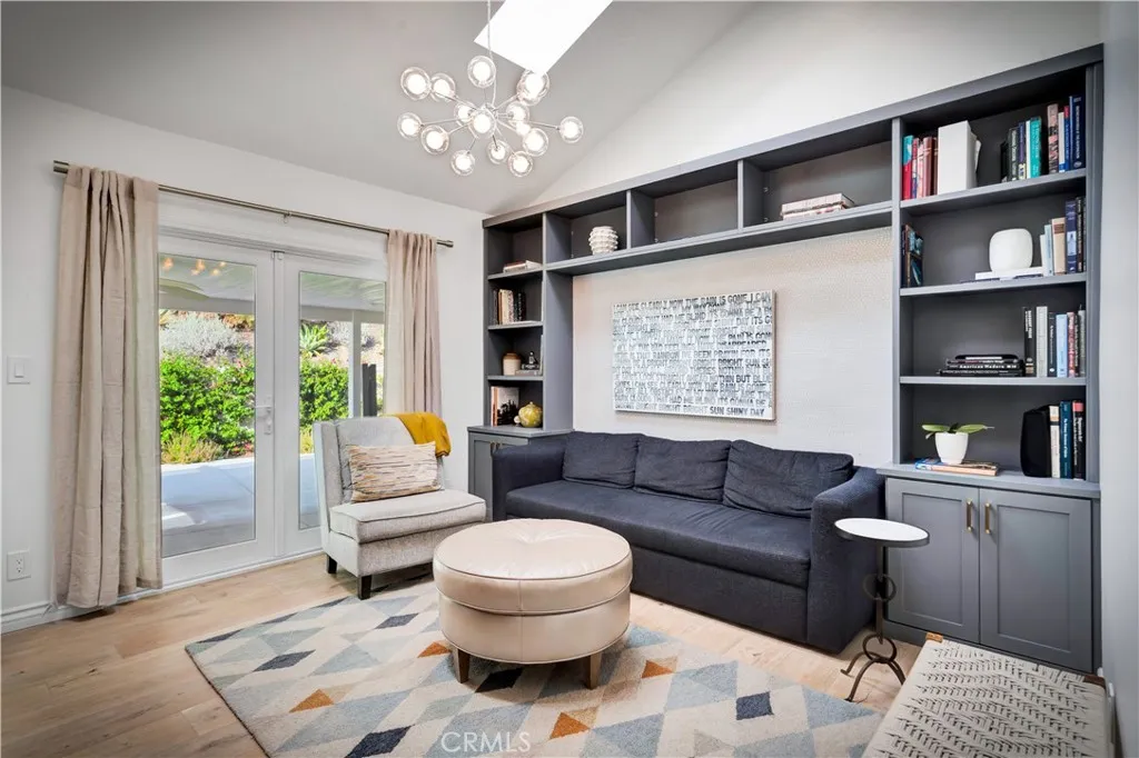 19631 Rosita Street, Tarzana, California 91356 home-pic-18