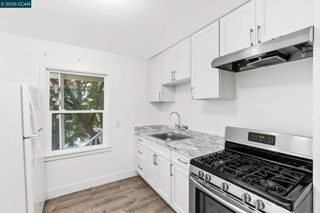 2220 2220 S Crest Ave, Martinez, California 94553 home-pic-15