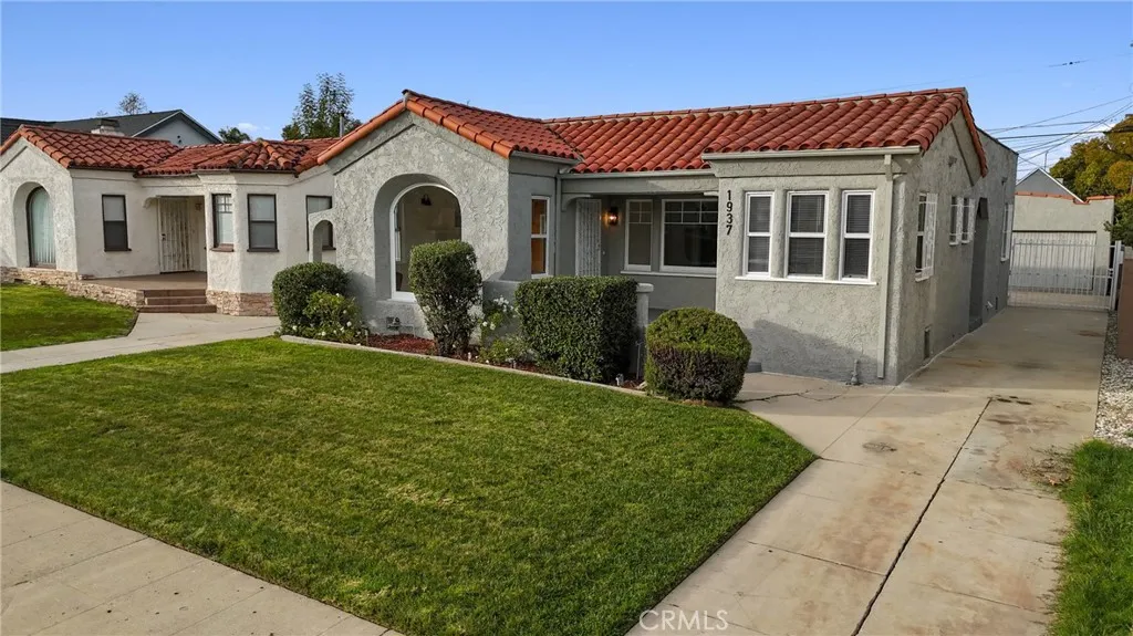 1937 W 80th Street, Los Angeles, California 90047 home-pic-2