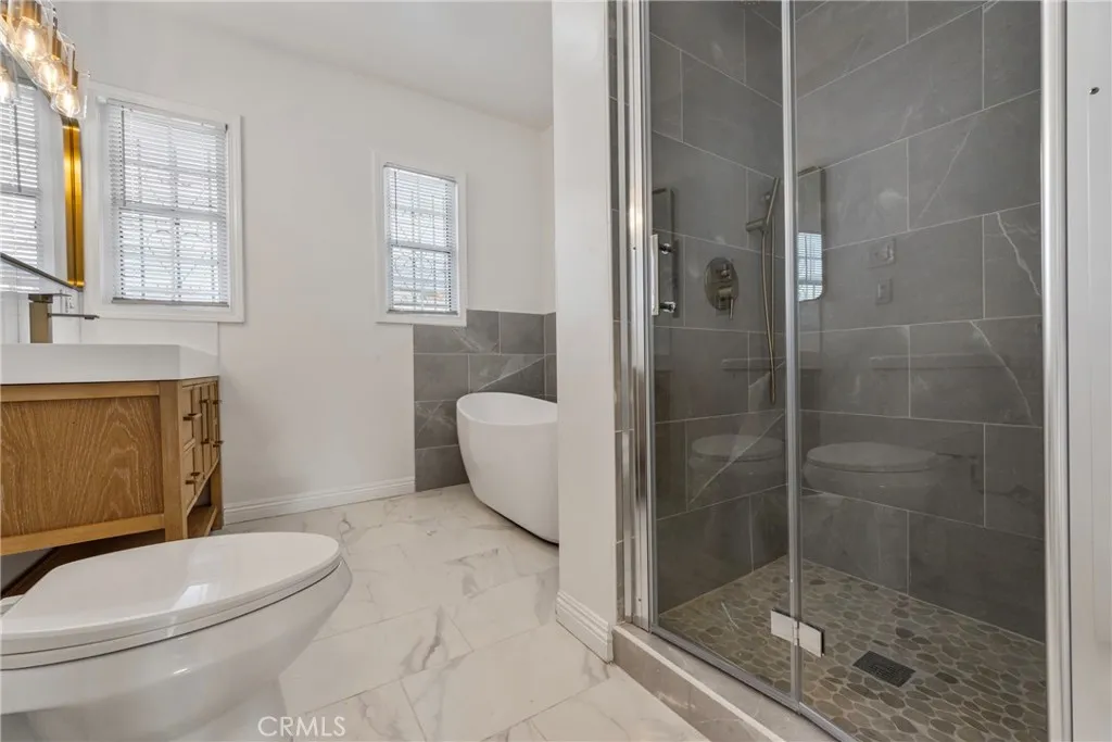 1937 W 80th Street, Los Angeles, California 90047 home-pic-18