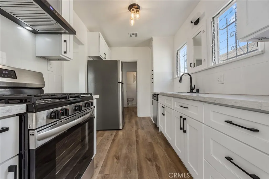 1937 W 80th Street, Los Angeles, California 90047 home-pic-13
