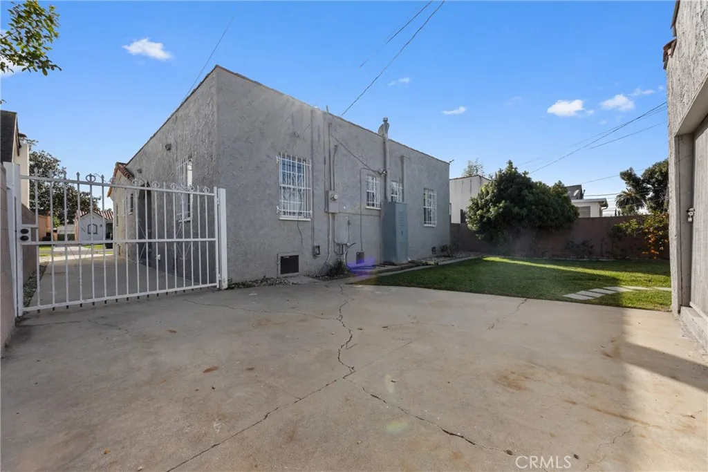 1937 W 80th Street, Los Angeles, California 90047 home-pic-27