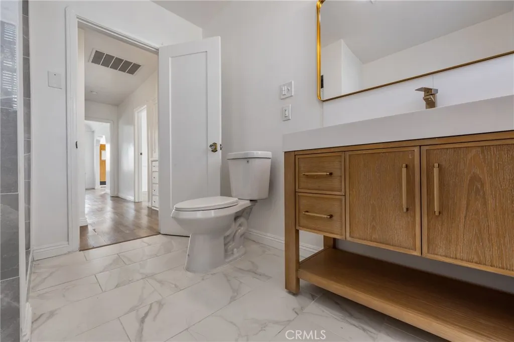 1937 W 80th Street, Los Angeles, California 90047 home-pic-21