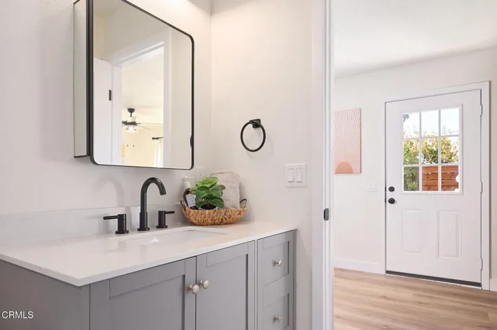 019_97_everett_moorpark_019_814