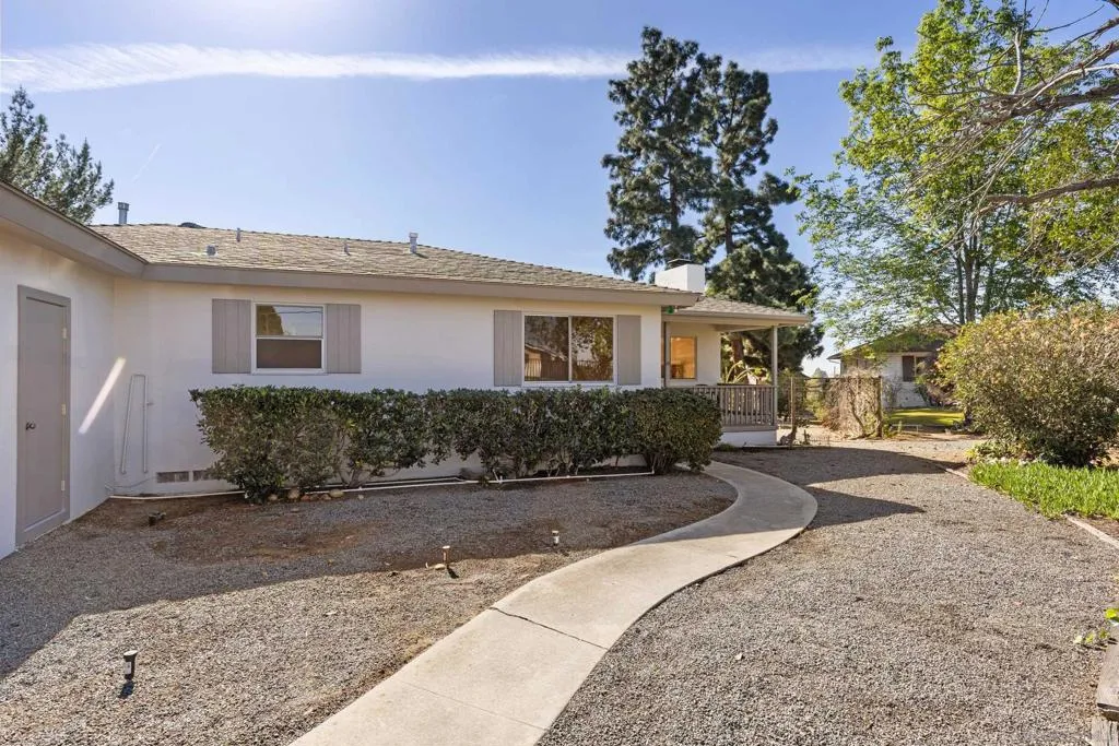 905 Loma Ct, El Cajon, California 92020 home-pic-2