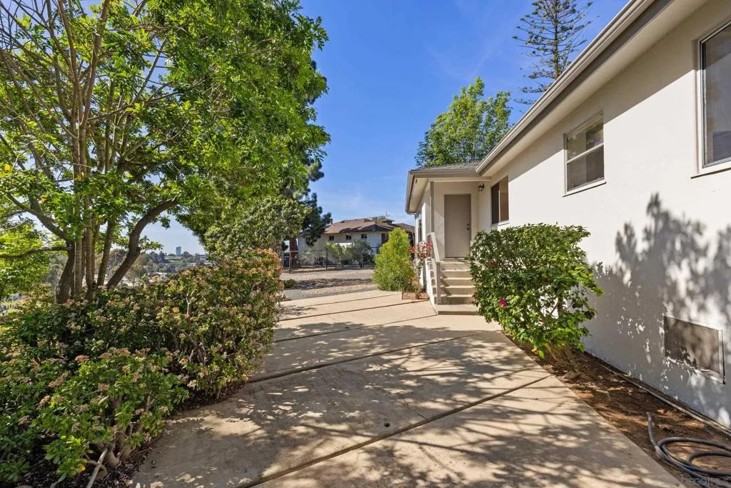 905 Loma Ct, El Cajon, California 92020 home-pic-35