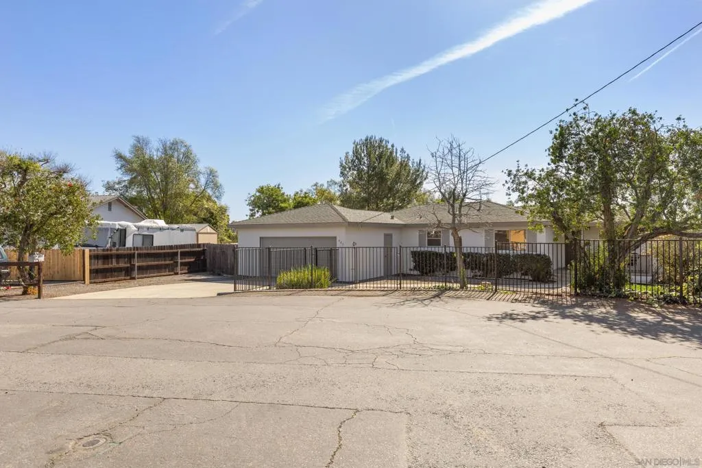905 Loma Ct, El Cajon, California 92020 home-pic-29