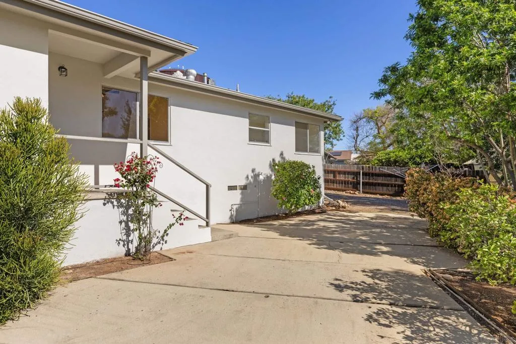 905 Loma Ct, El Cajon, California 92020 home-pic-33