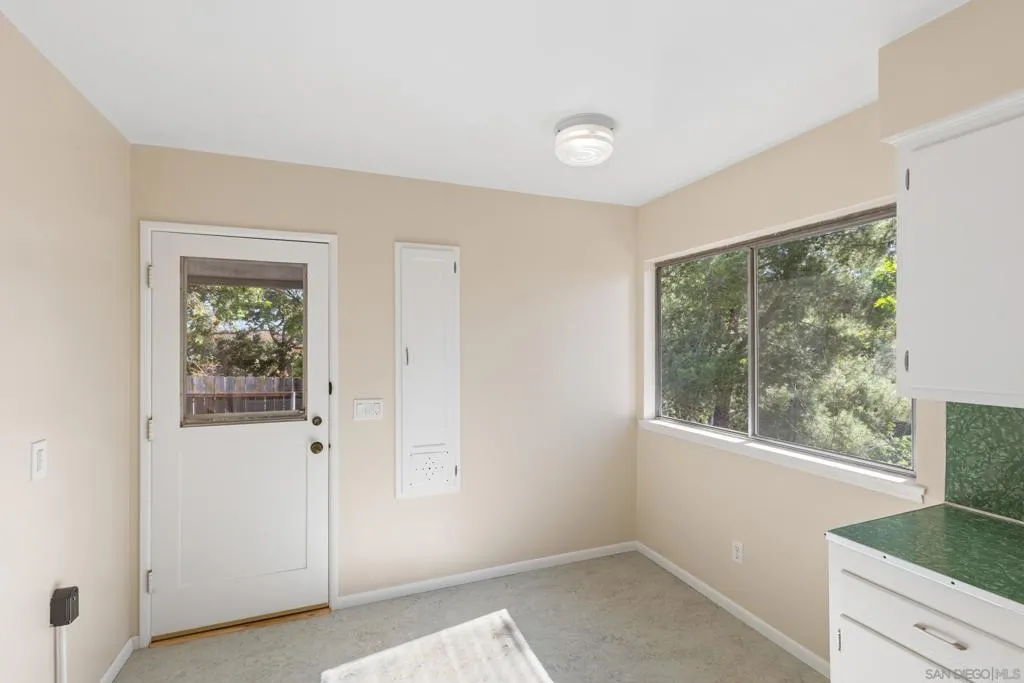 905 Loma Ct, El Cajon, California 92020 home-pic-16