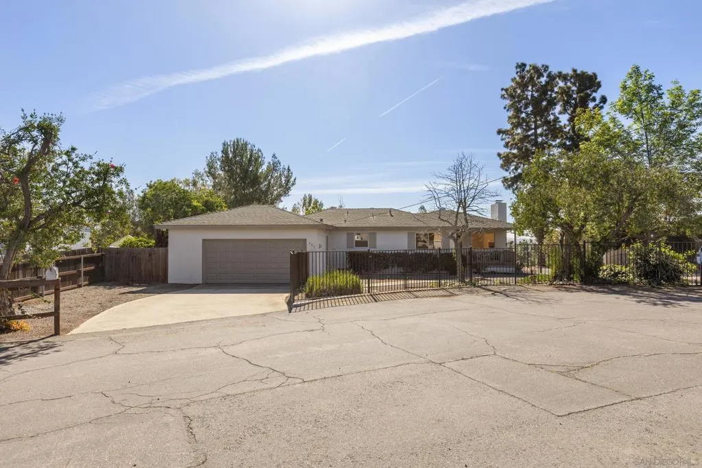 905 Loma Ct, El Cajon, California 92020 home-pic-49