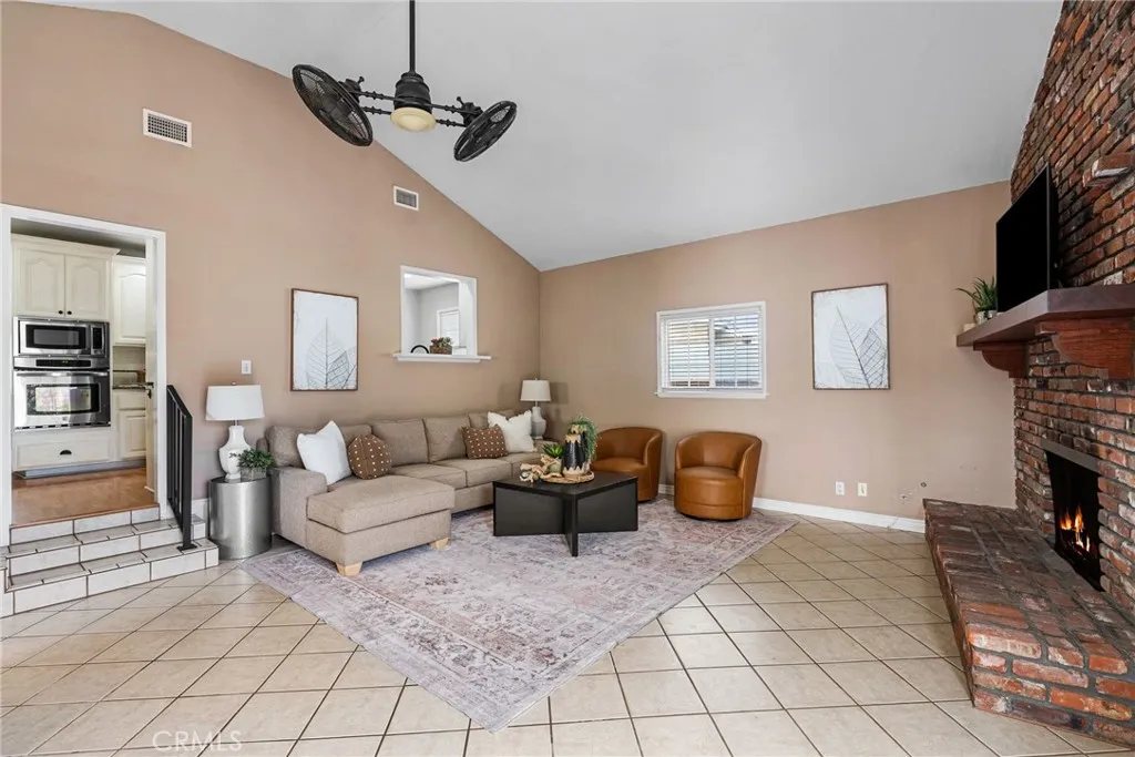 6019 Hardwick Street, Lakewood, California 90713 home-pic-9