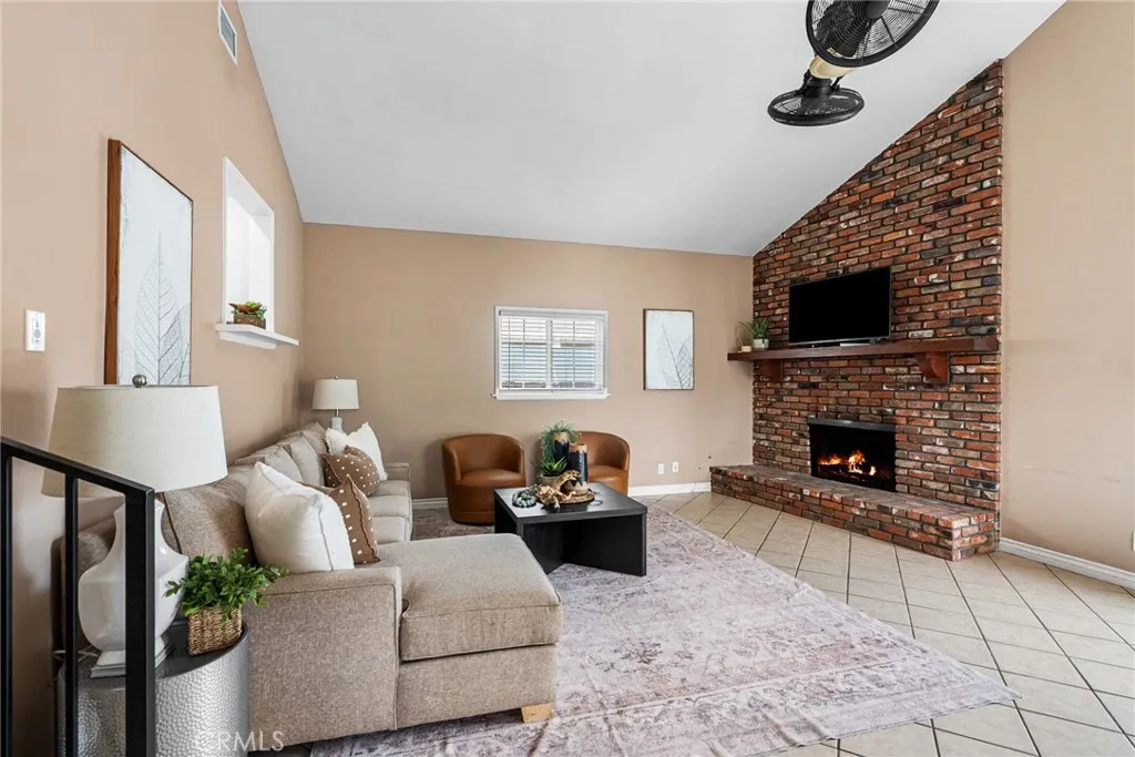 6019 Hardwick Street, Lakewood, California 90713 home-pic-10