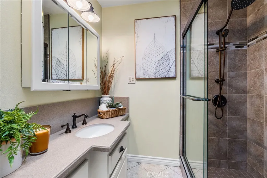 6019 Hardwick Street, Lakewood, California 90713 home-pic-17