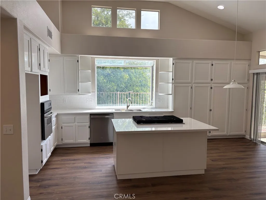 All new appliances in Kitchen