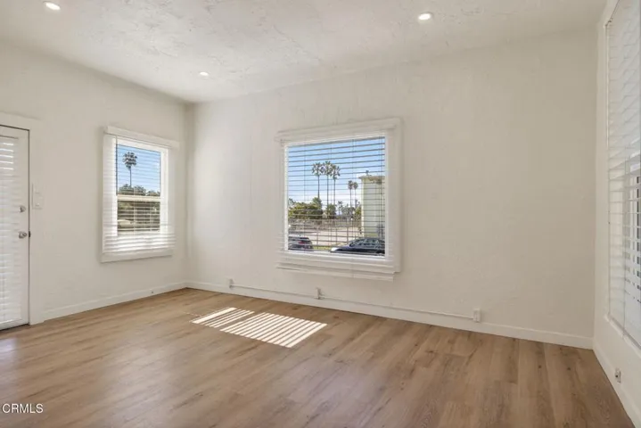 274 Living Rm SW