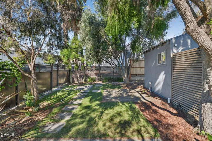 809 Private Side Yard North