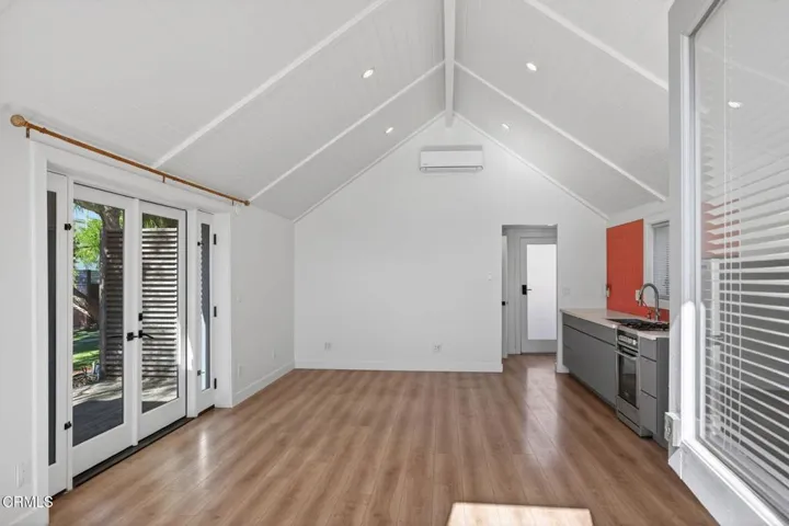 809 Living and Kitchen North