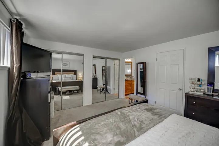 Mirrored wardrobe closet doors