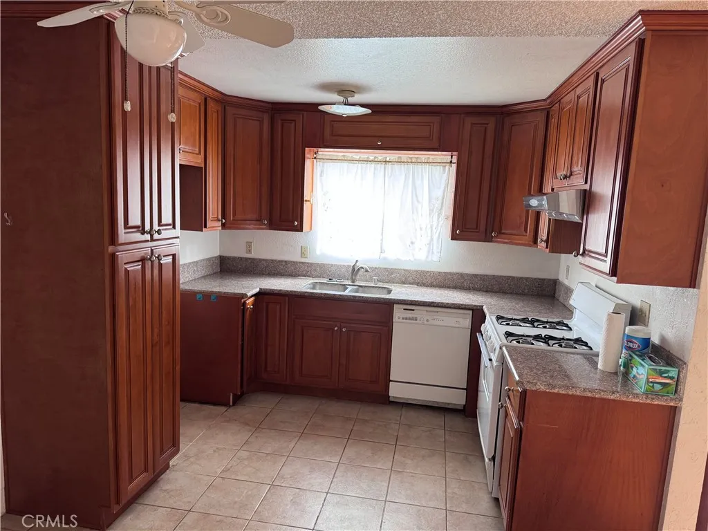 11228 Fineview St. 4, South El Monte, California 91733 home-pic-6
