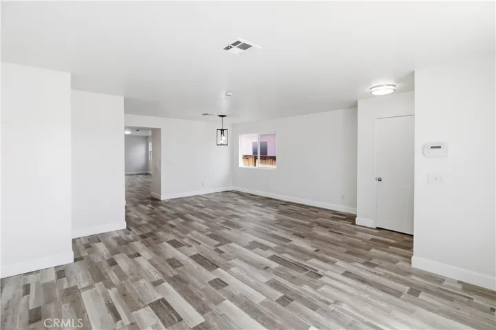 11648 Dos Palmas, Victorville, California 92392