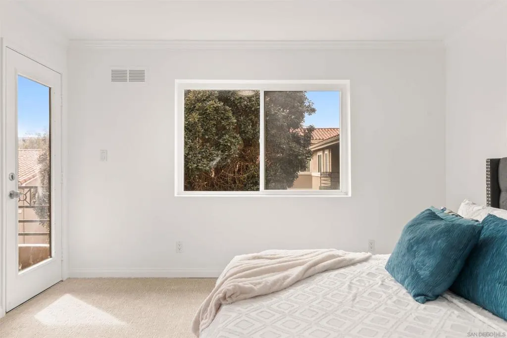7405 Charmant Dr 2322, San Diego, California 92122 home-pic-15