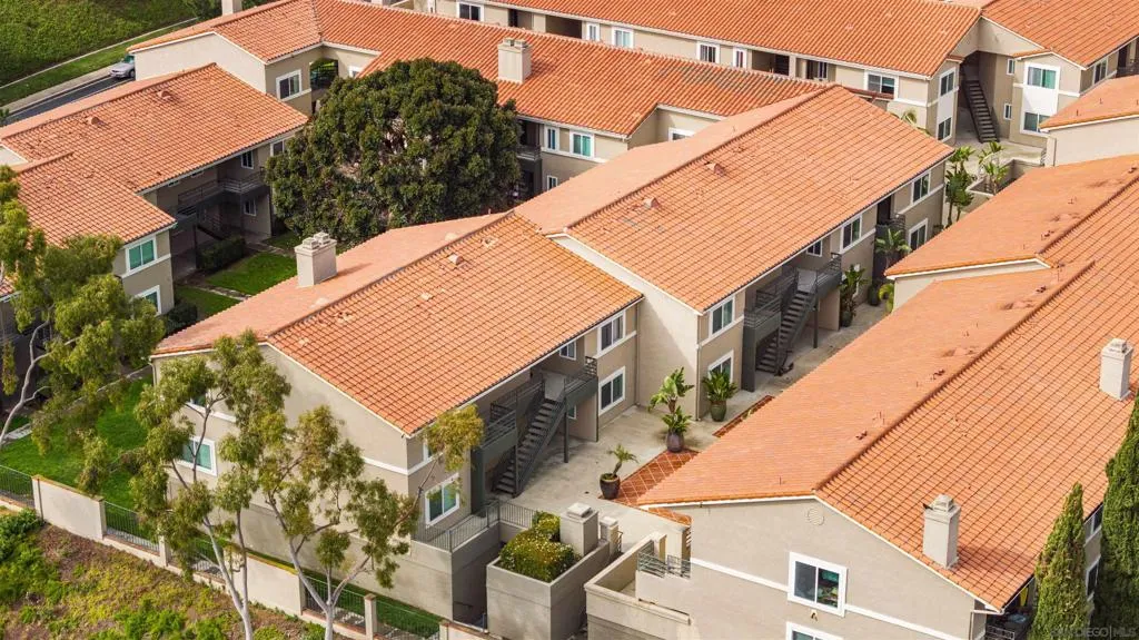 7405 Charmant Dr 2322, San Diego, California 92122 home-pic-1