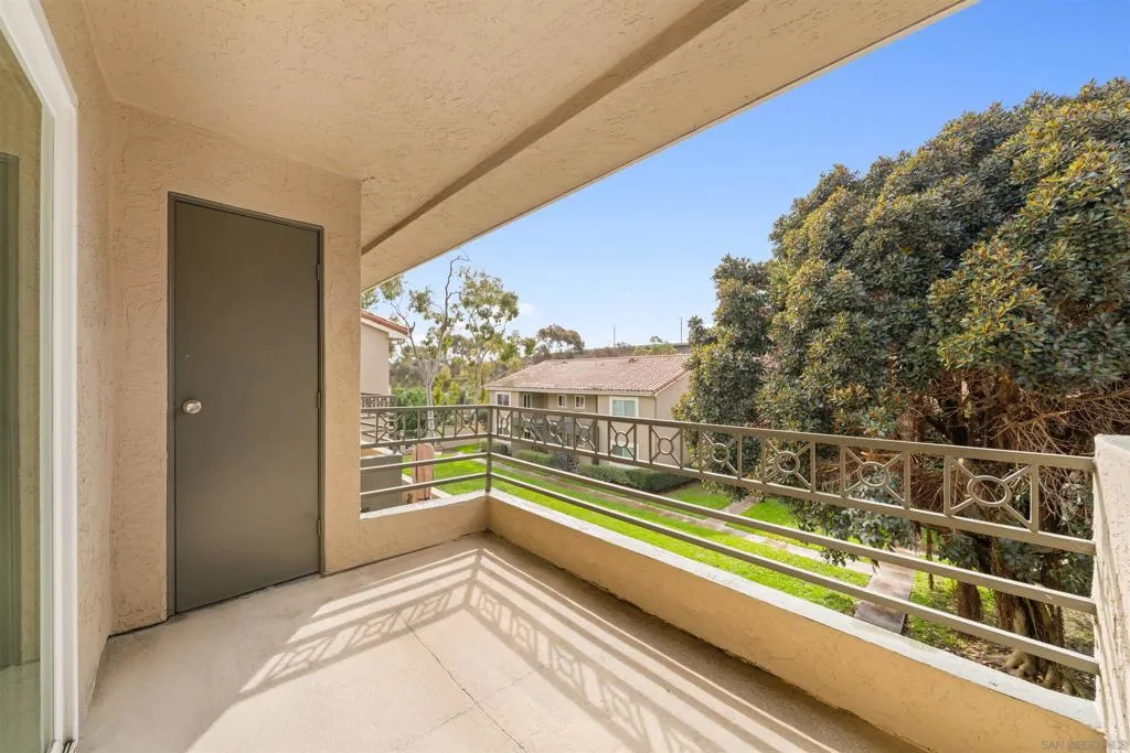 7405 Charmant Dr 2322, San Diego, California 92122 home-pic-25
