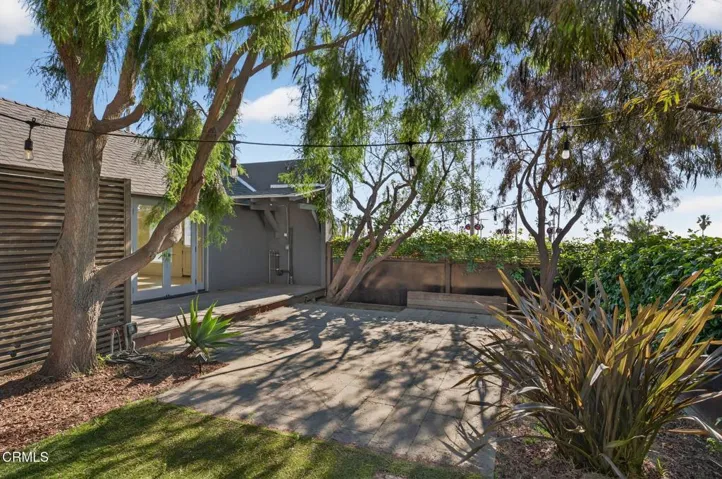 809 Patio Yard South